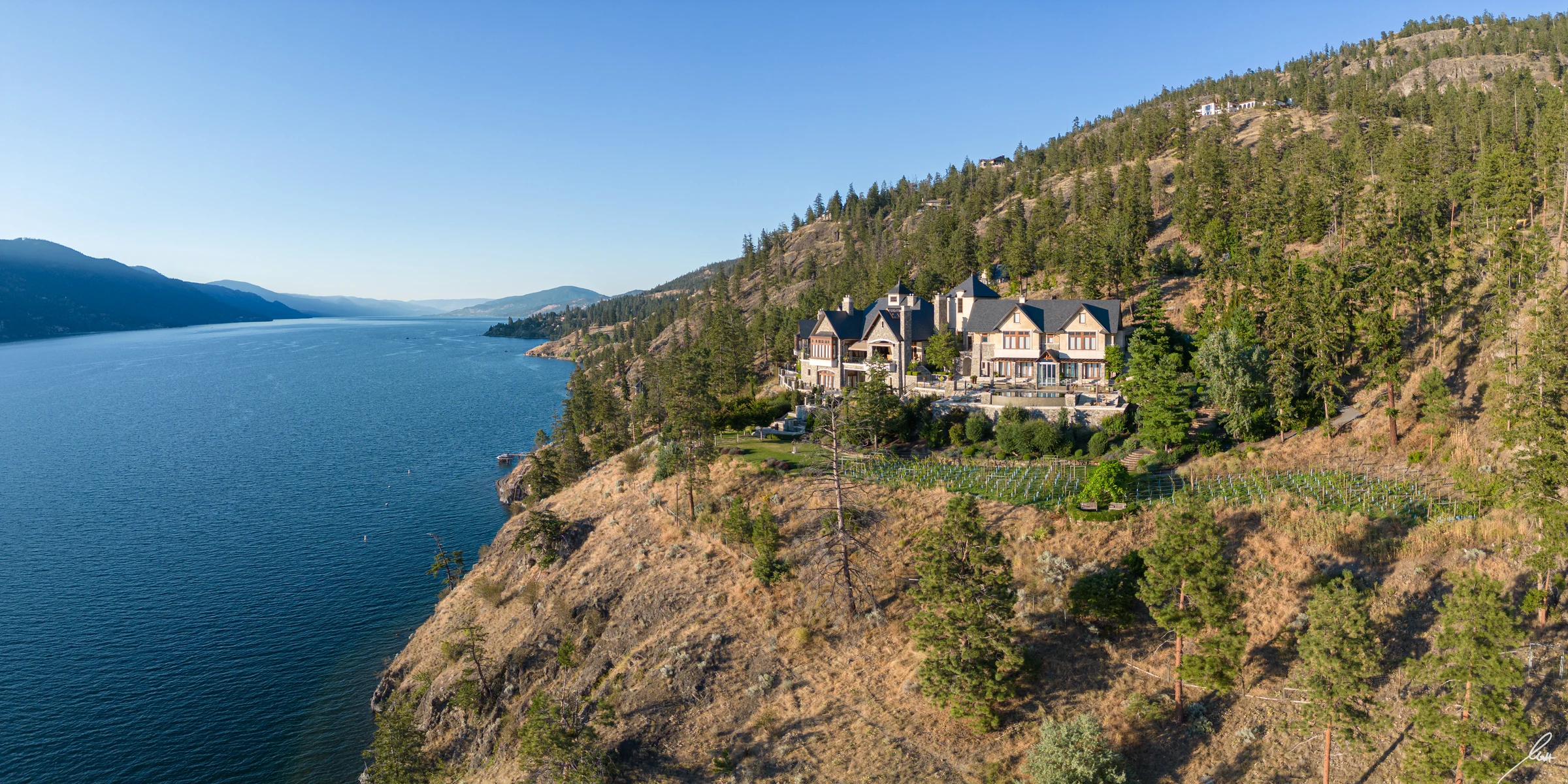 Château Okanagan on the shores of Okanagan Lake